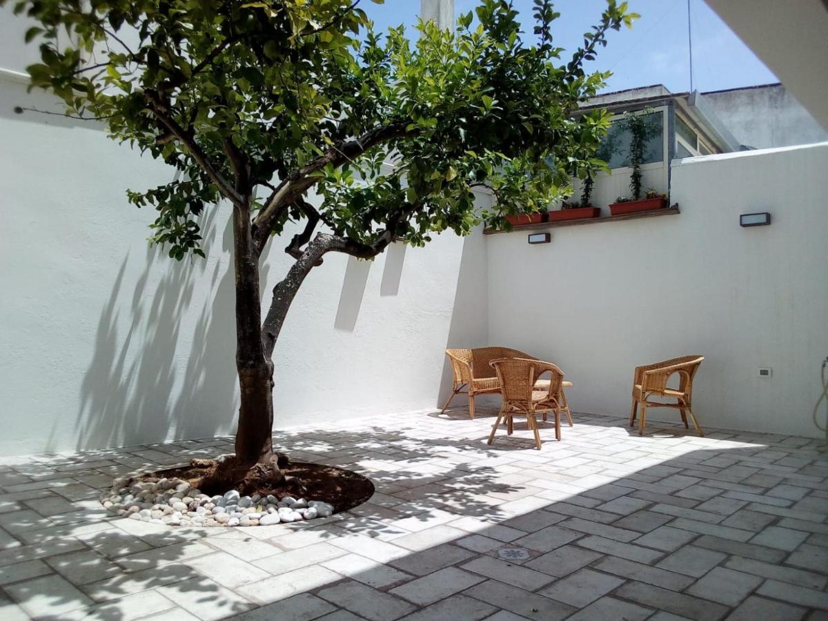 Cortile Calinea Bed & Breakfast Castrignano del Capo Exterior photo
